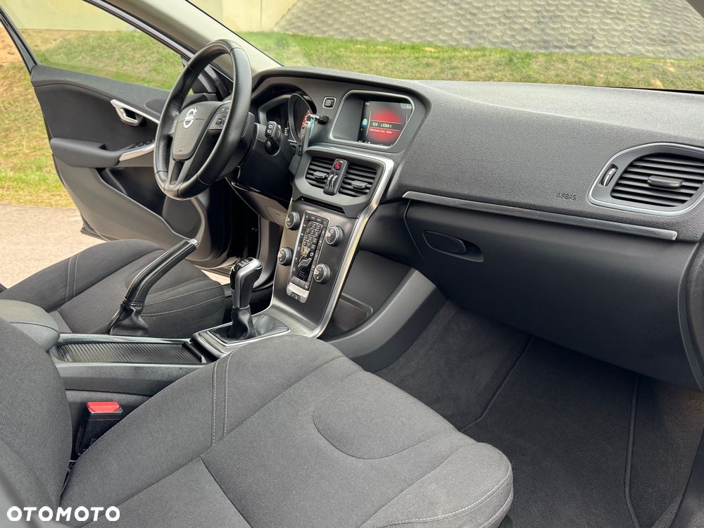 Volvo V40 D3 Summum - 30