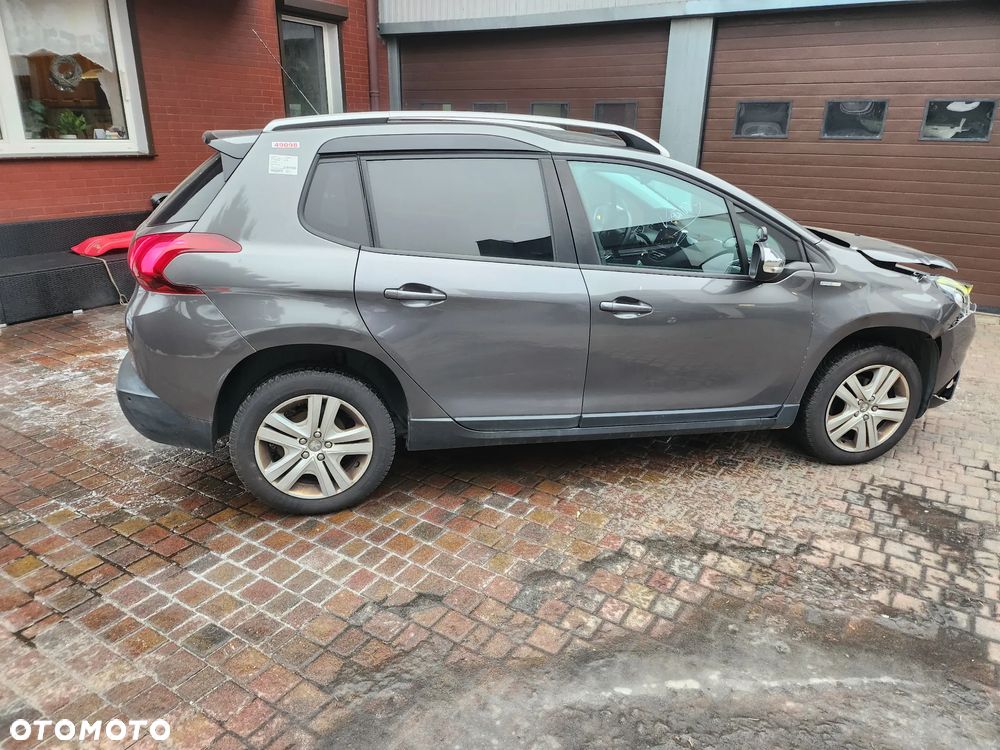 Peugeot 2008 BlueHDi 100 STOP & START Style - 9