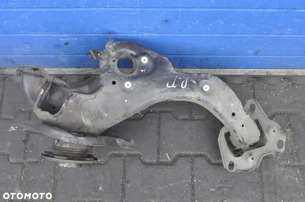 BMW X1 F48 2.0 D WAHACZ LEWY TYŁ TYLNY + PIASTA - 4