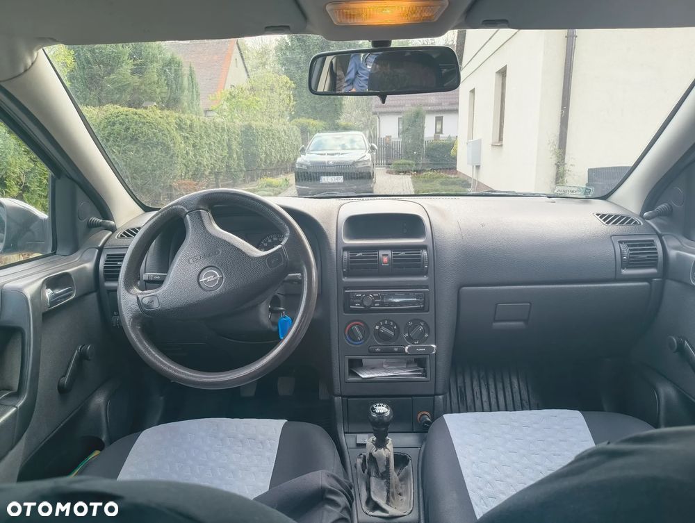Opel Astra 1.6 - 8