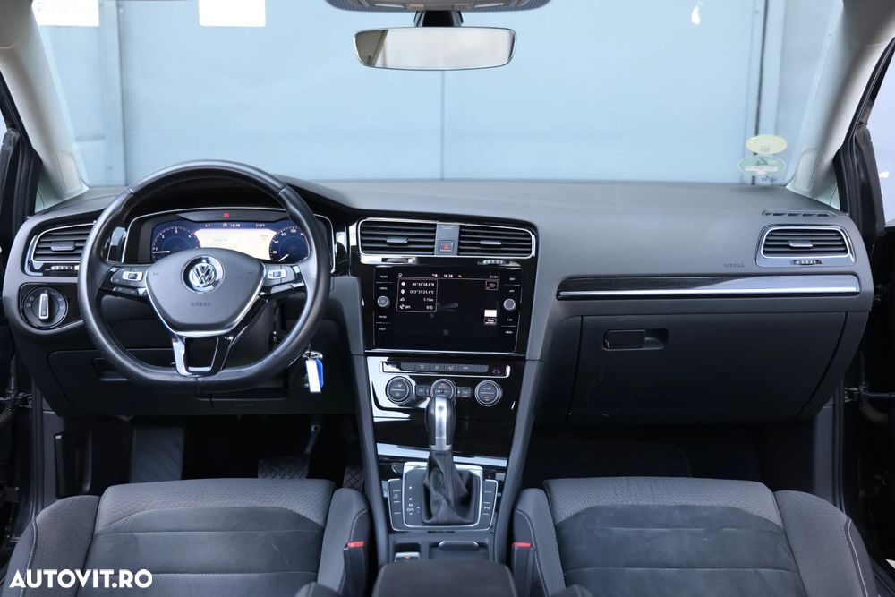 Volkswagen Golf 1.6 TDI SCR DSG Comfortline - 18