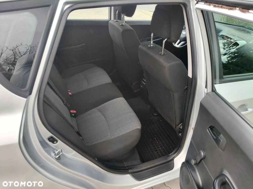 Kia Ceed 1.6 Crdi M - 6