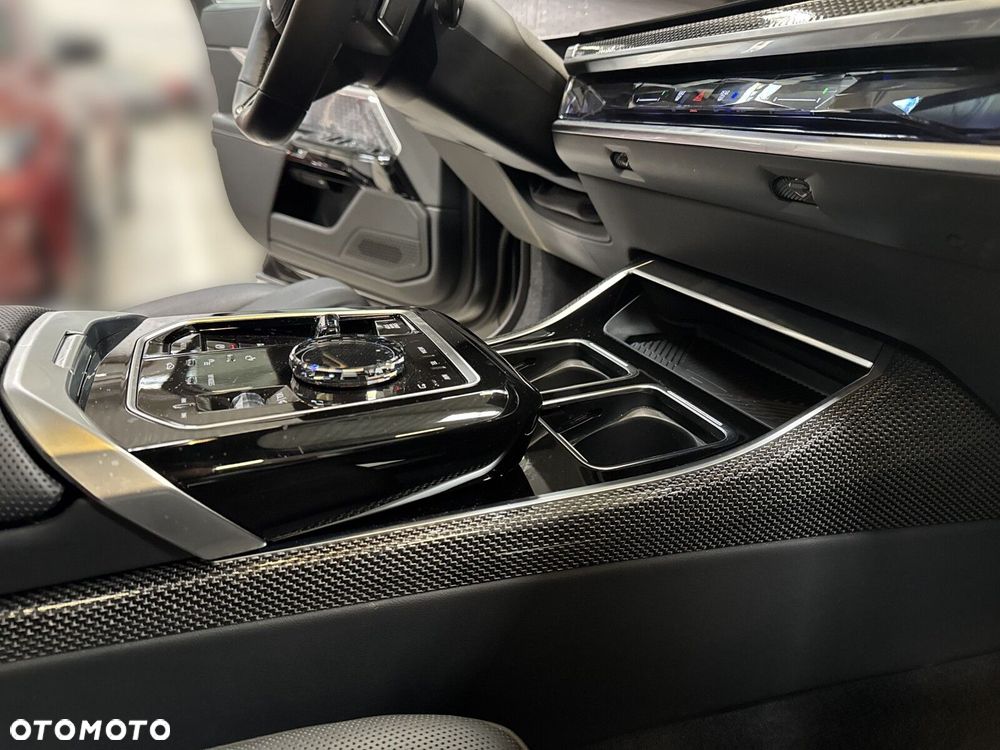 BMW Seria 7 - 25
