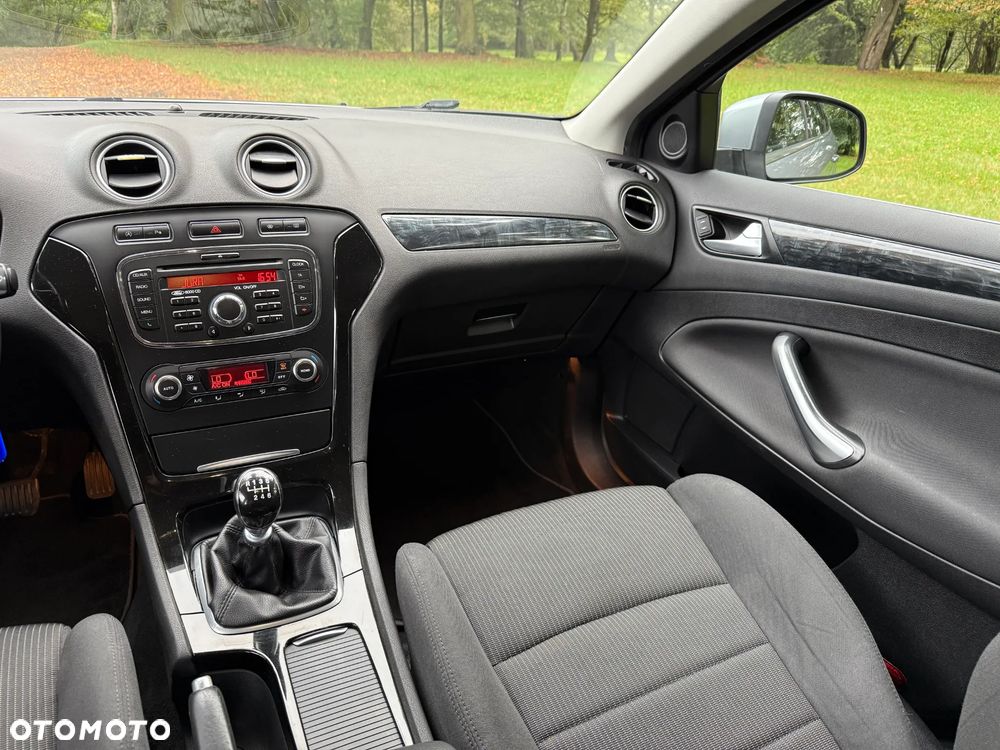 Ford Mondeo - 21