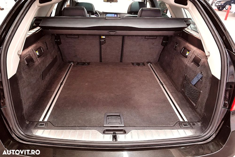 BMW Seria 5 520d Aut. Luxury Line - 13