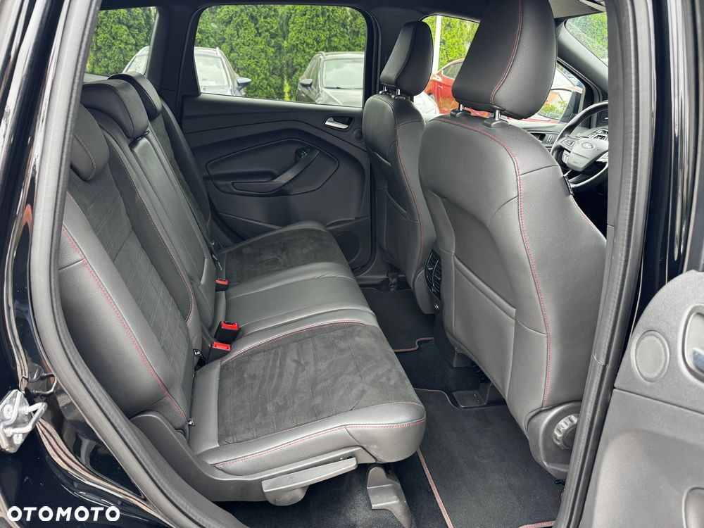 Ford Kuga 1.5 EcoBoost 2x4 ST-Line - 32