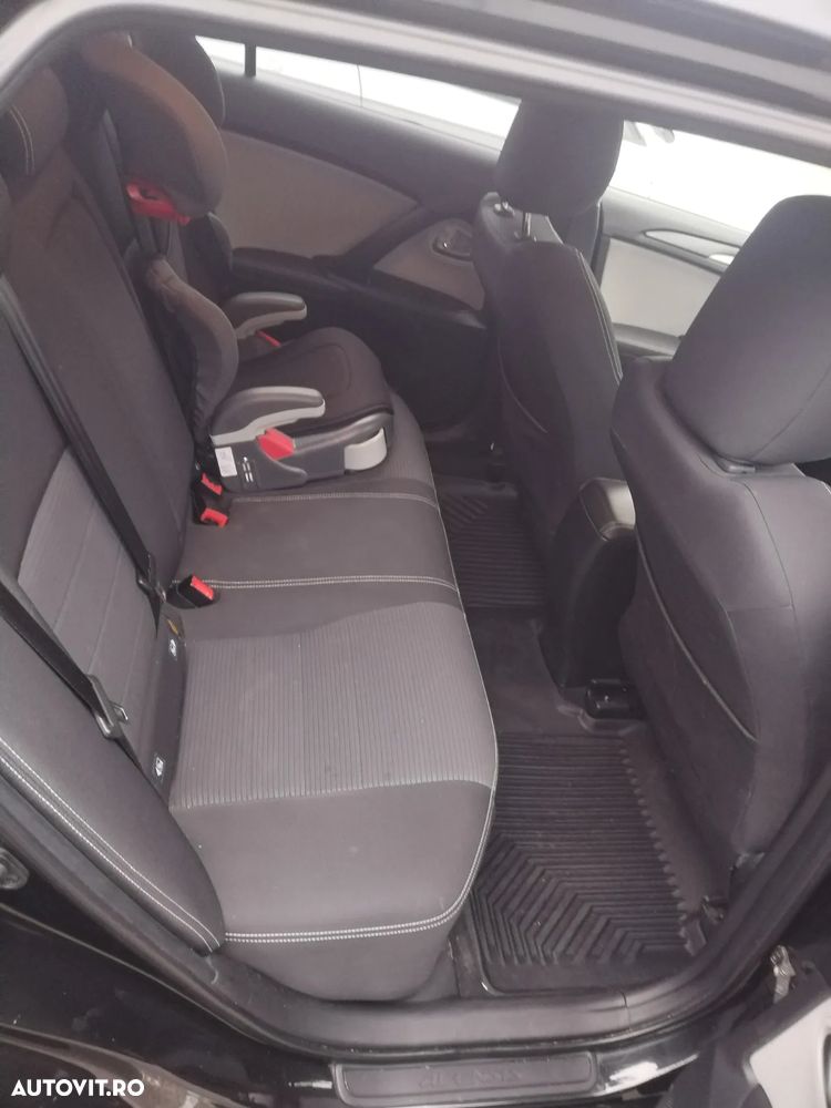 Toyota Avensis Combi 1.8 Comfort - 16