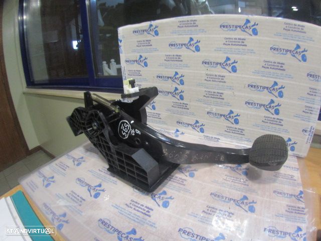 Pedal 685659606 81007132E BMW F46 SERIE 2 2019 216D 115CV 5P CINZA - 2