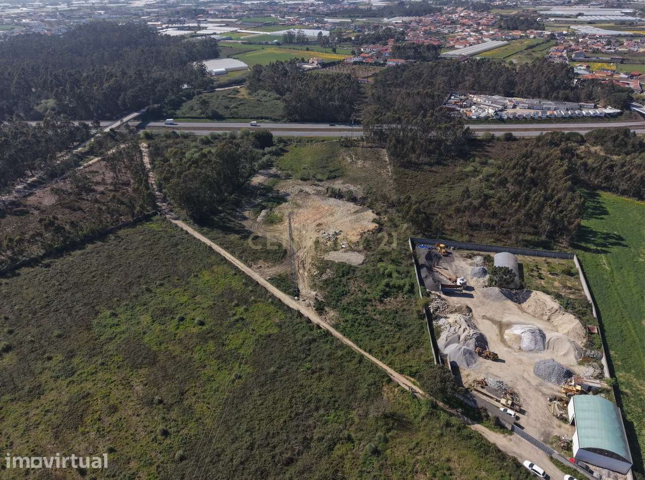 Terreno, com 16 000m², para construção de armazéns, em zona industrial - Grande imagem: 3/21