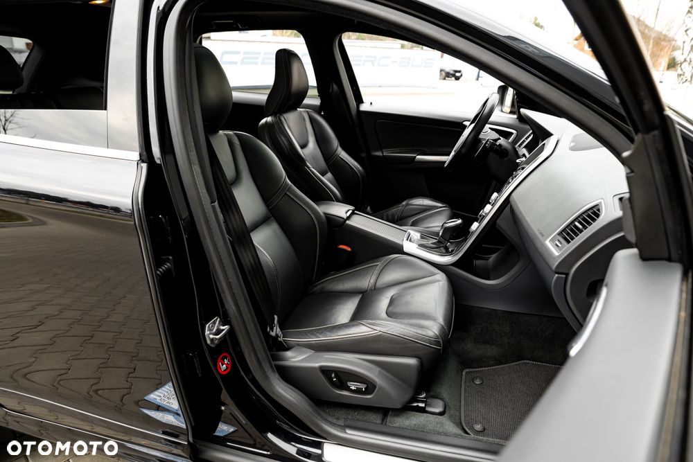 Volvo XC 60 D4 AWD Geartronic Summum - 24