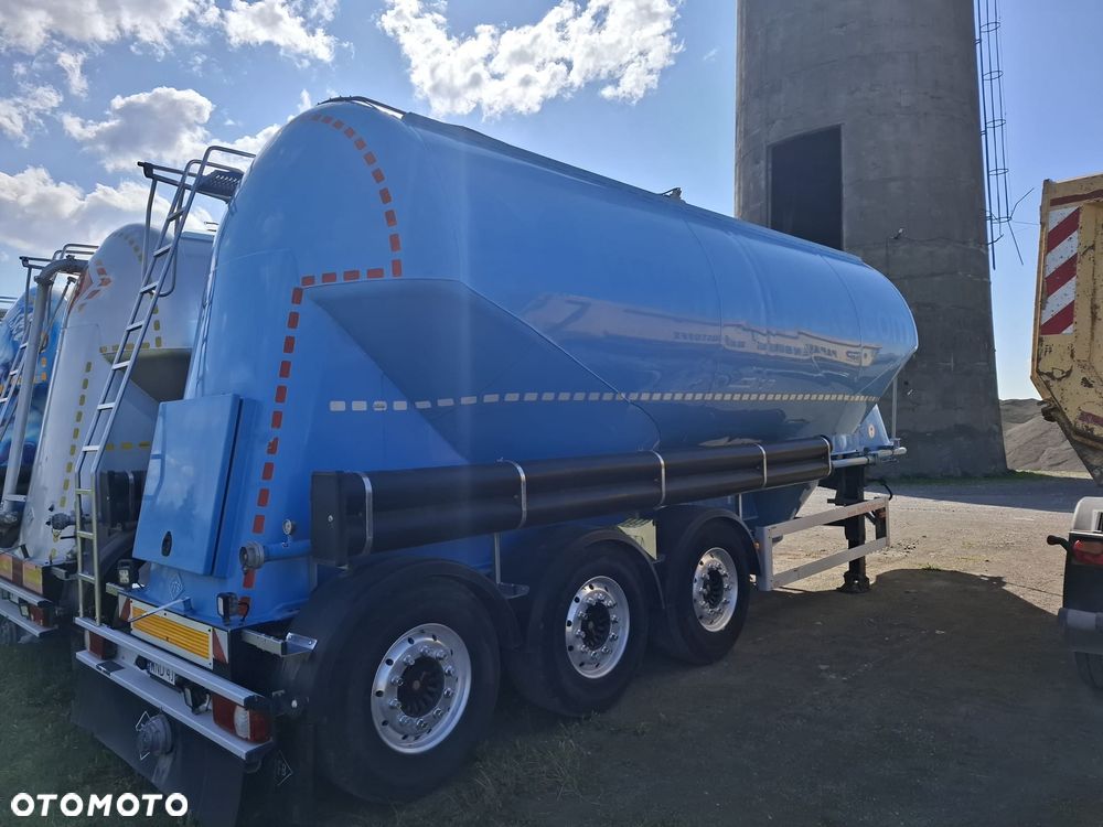 Feldbinder Feldbinder 37m /Spitzer - 2