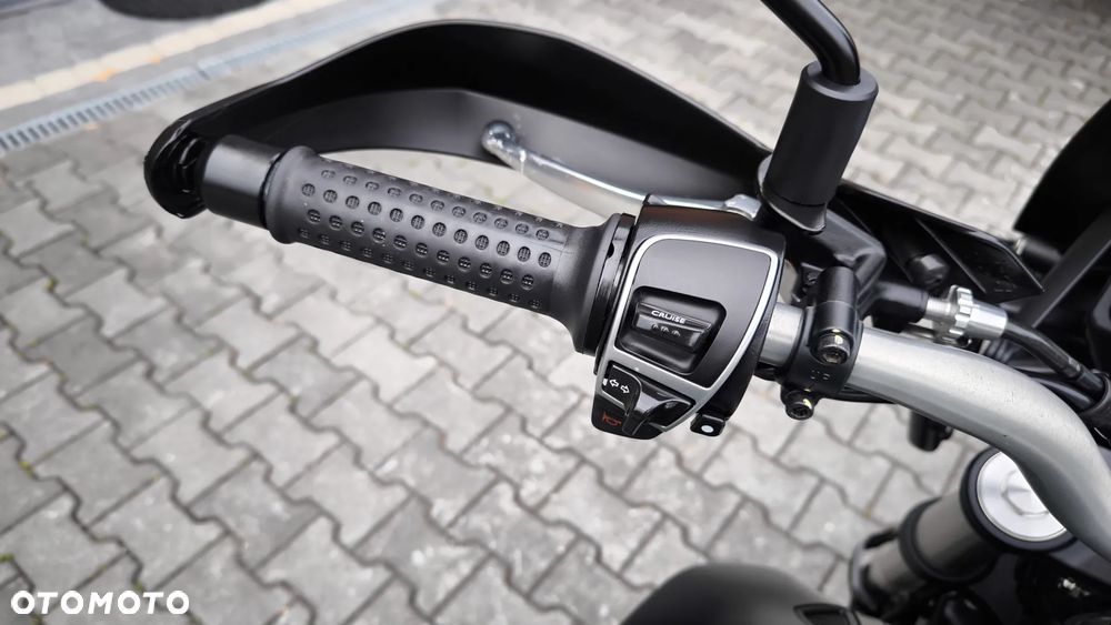 Moto Guzzi V85 - 18