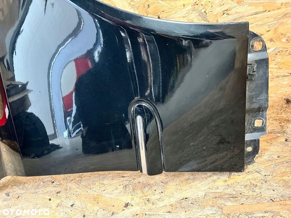 BŁOTNIK prawy MERCEDES W203 CLC Kod lakieru: C197 - 7