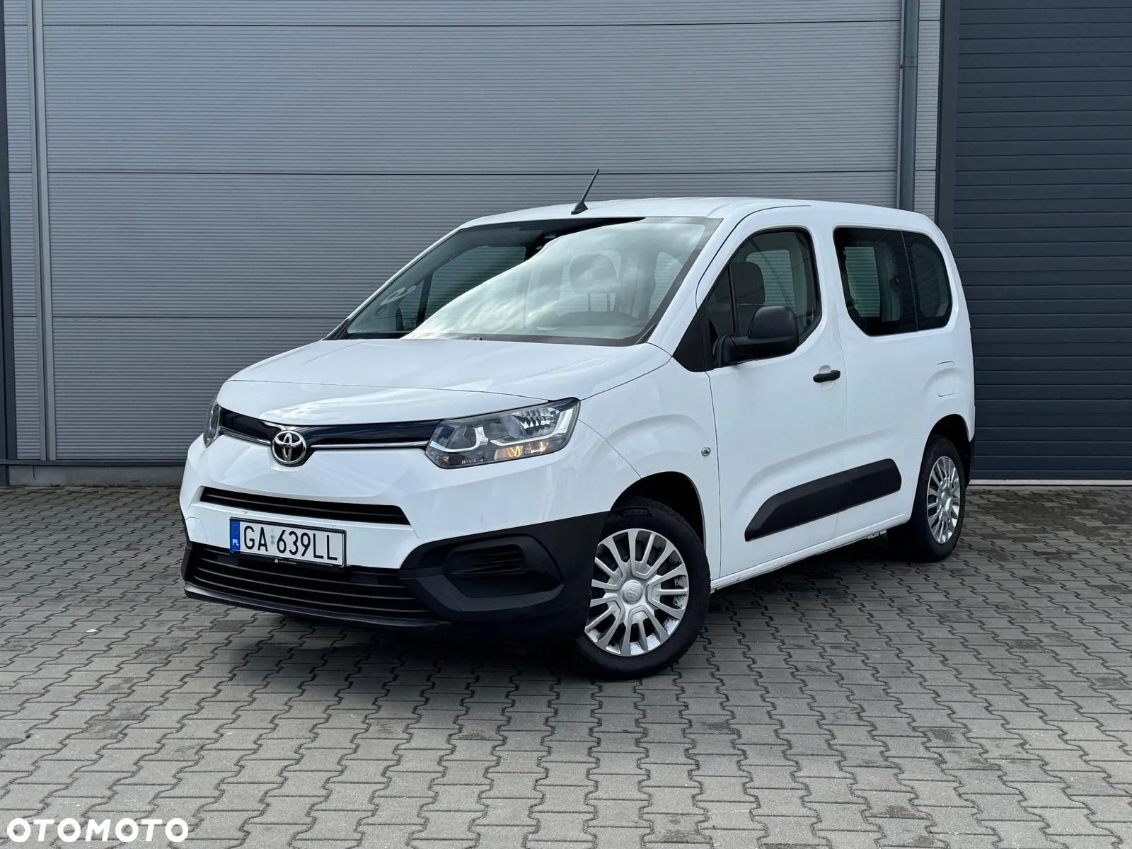 Toyota Proace City Verso 1.2 D-4T Business - 1