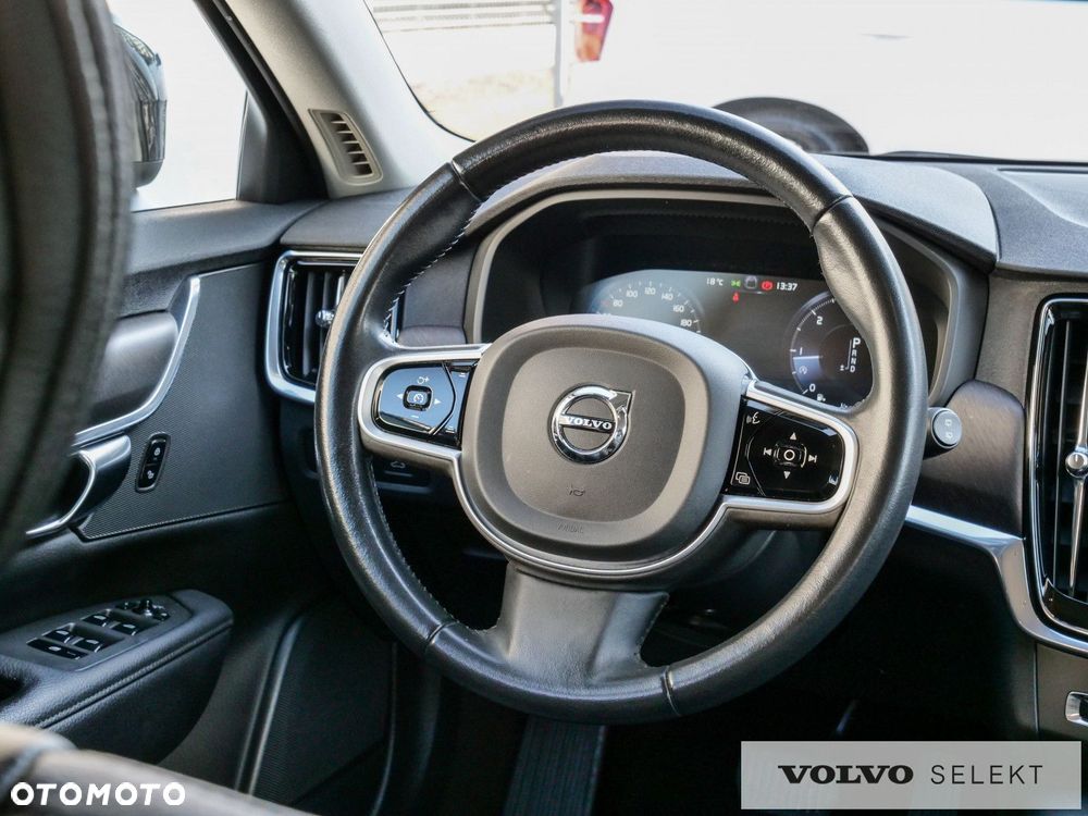 Volvo V90 Cross Country - 19