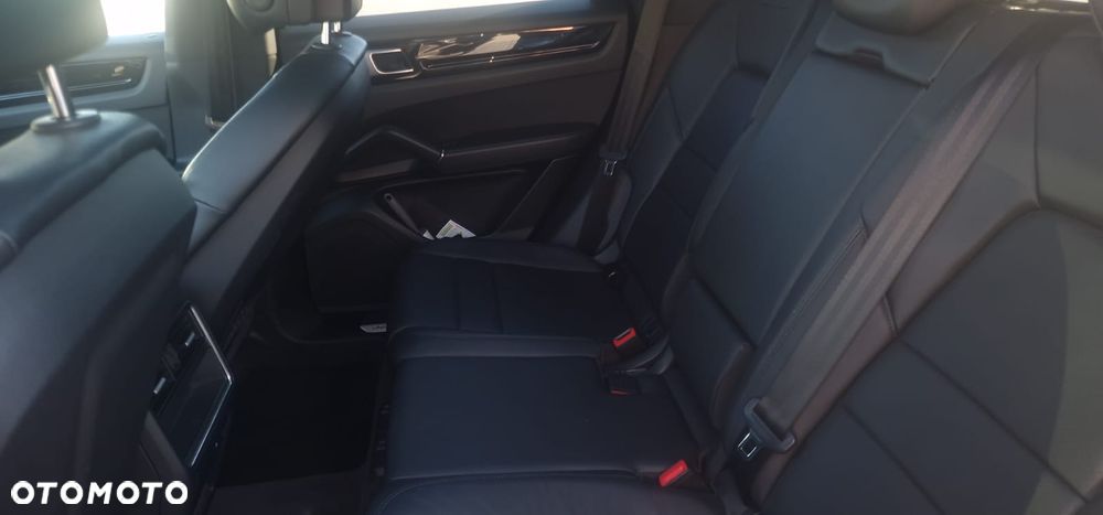 Porsche Cayenne Standard - 9