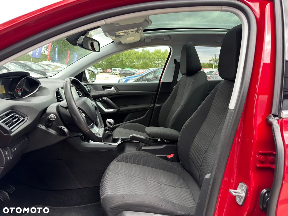 Peugeot 308 1.6 BlueHDi Allure S&S - 26