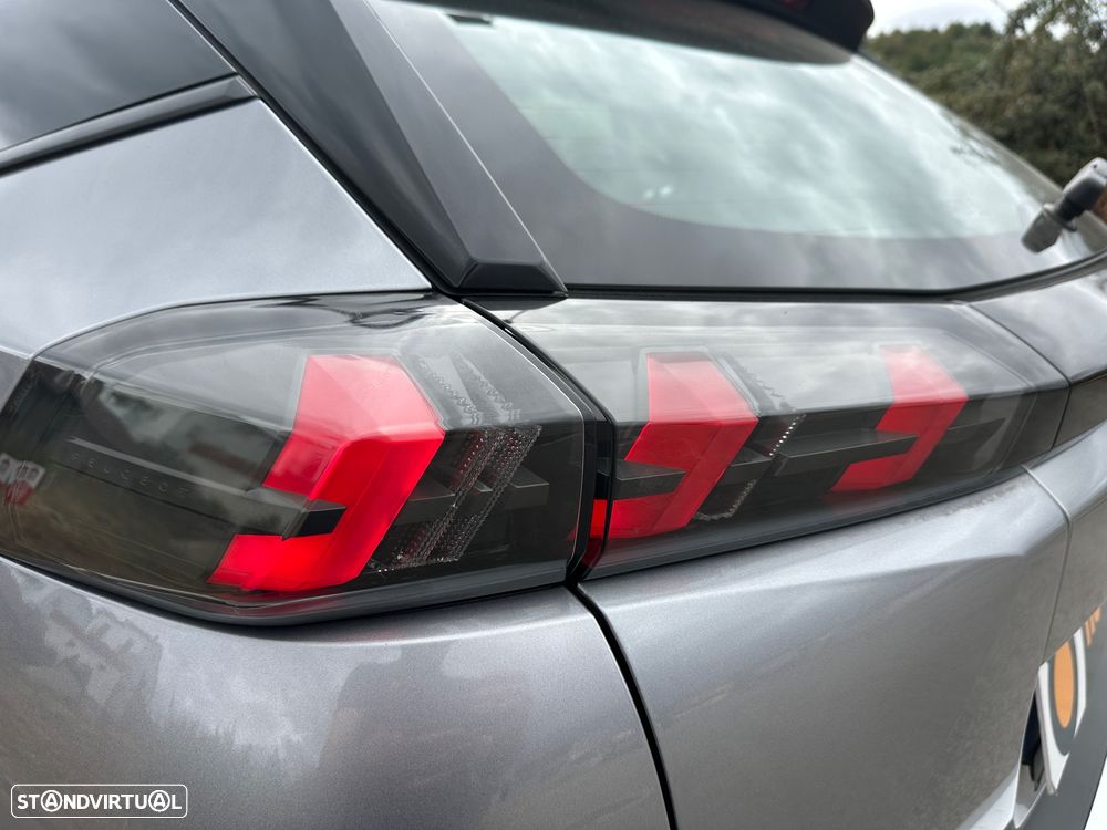 Peugeot e-2008 - 33