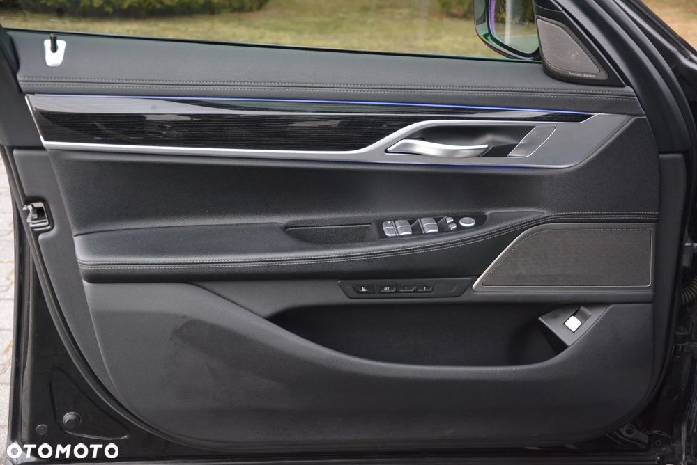 BMW Seria 7 - 22