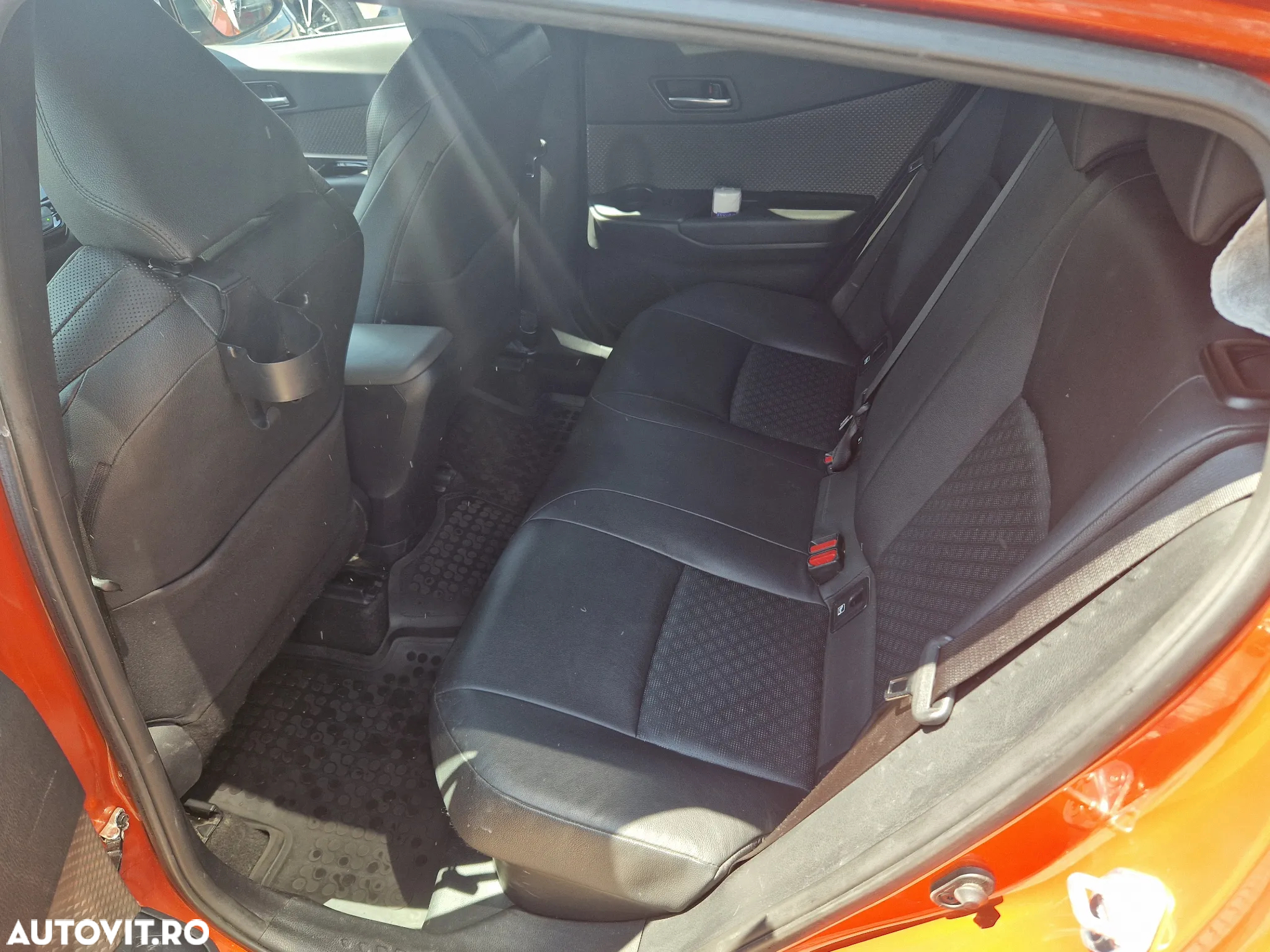 Toyota C-HR 2.0 HSD 184 CP 4x2 CVT Classy Bi-Tone - 9