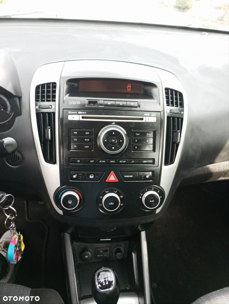Kia Ceed 1.4 Comfort + - 6