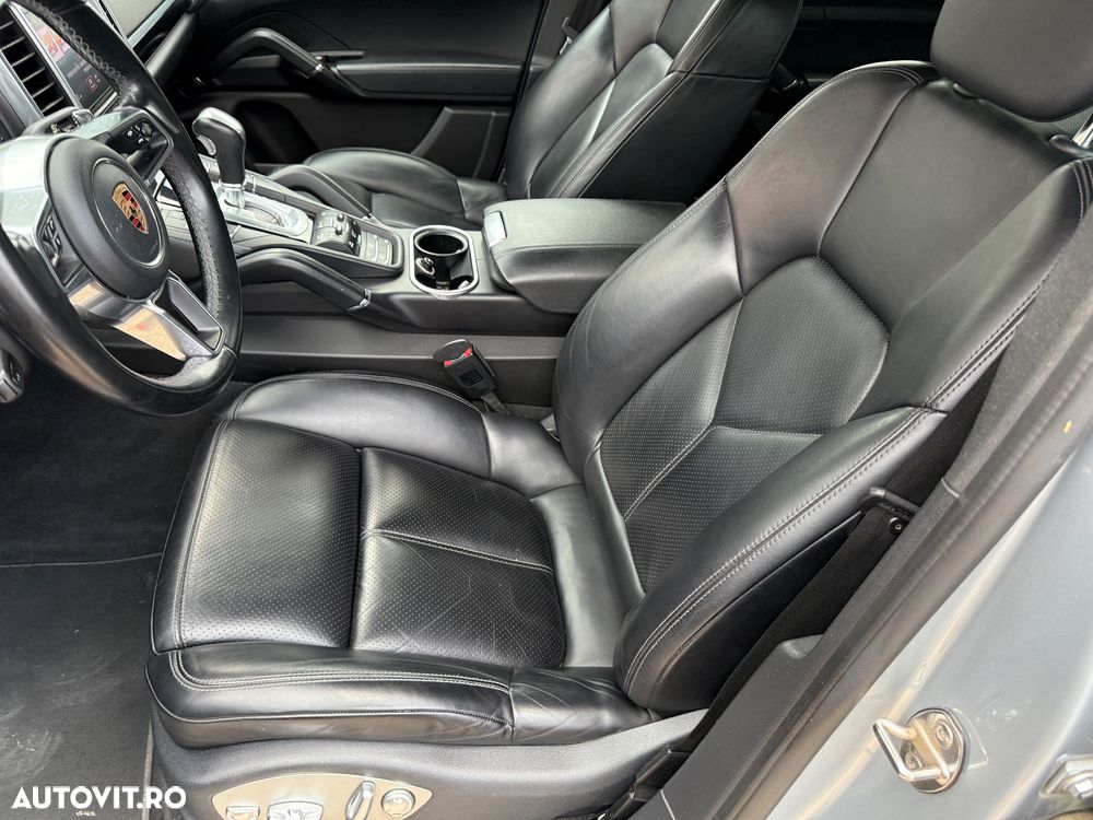 Porsche Cayenne Diesel Platinum Edition - 32