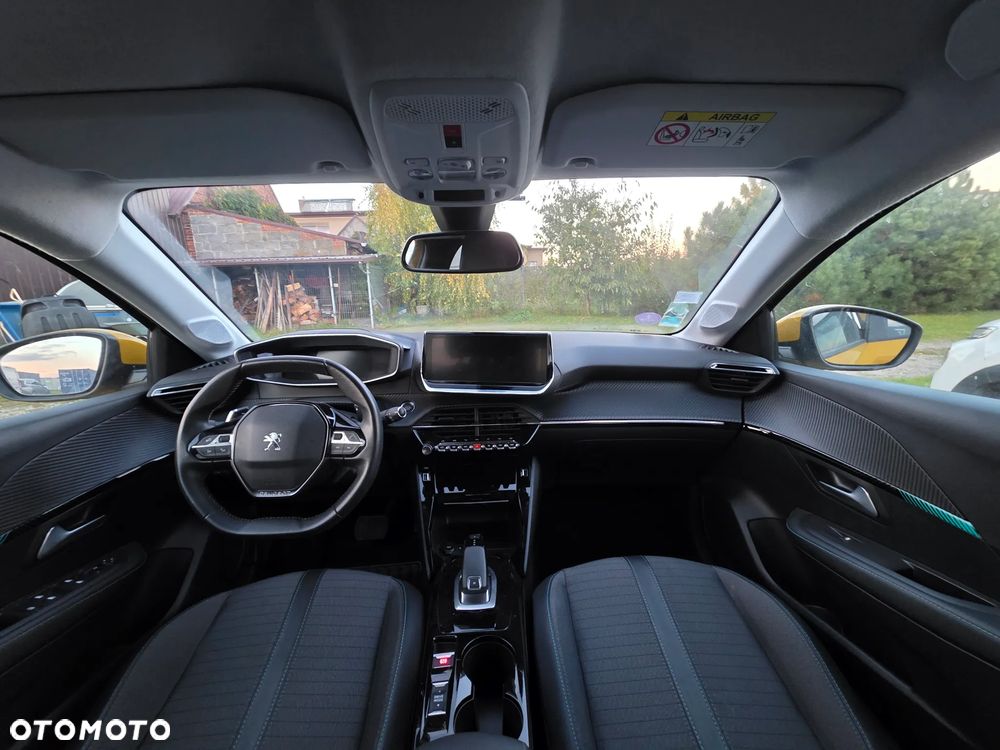 Peugeot 208 PureTech 100 EAT8 Allure - 10