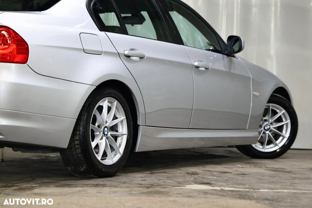 BMW Seria 3 320d - 28