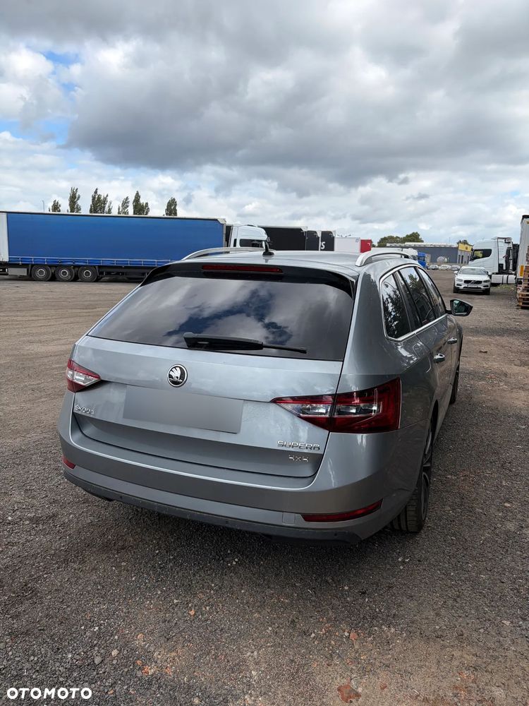 Skoda Superb 2.0 TDI 4x4 L&K DSG - 3