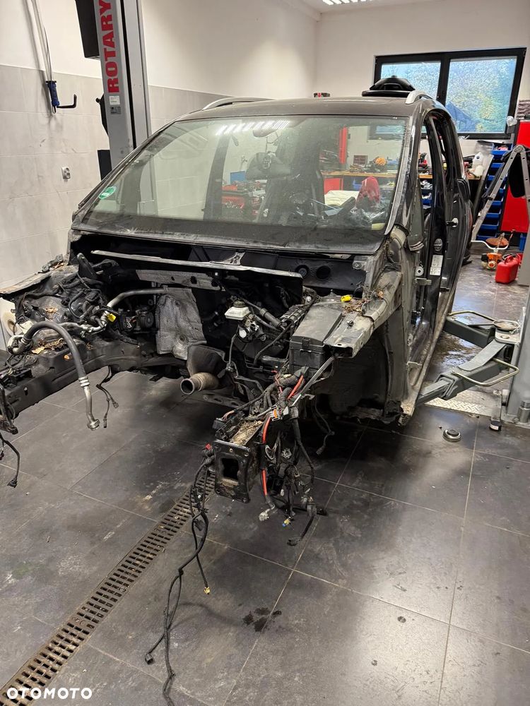 Volkswagen Touran - 2
