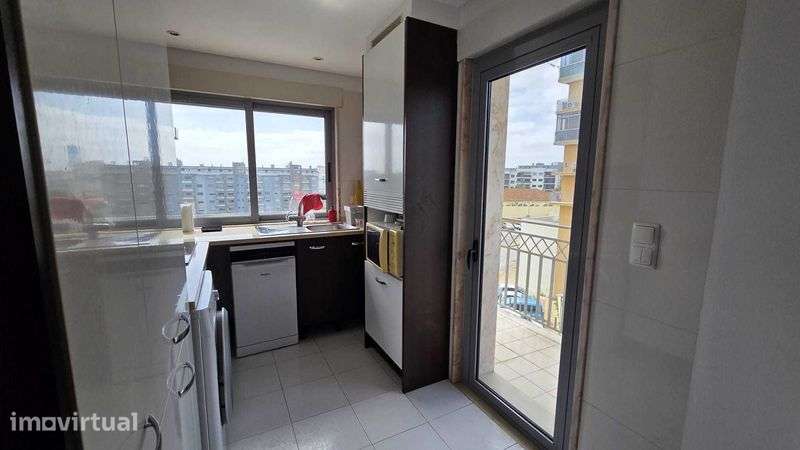 Apartamento T2 Torre da Marinha - Grande imagem: 2/12