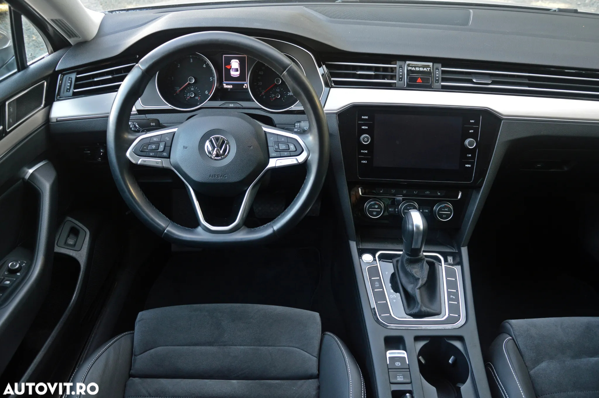 Volkswagen Passat 2.0 TDI DSG Highline - 24
