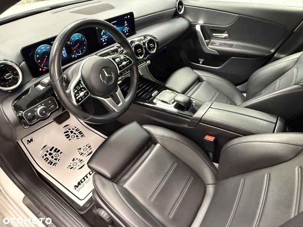 Mercedes-Benz Klasa A 250 7G-DCT - 7