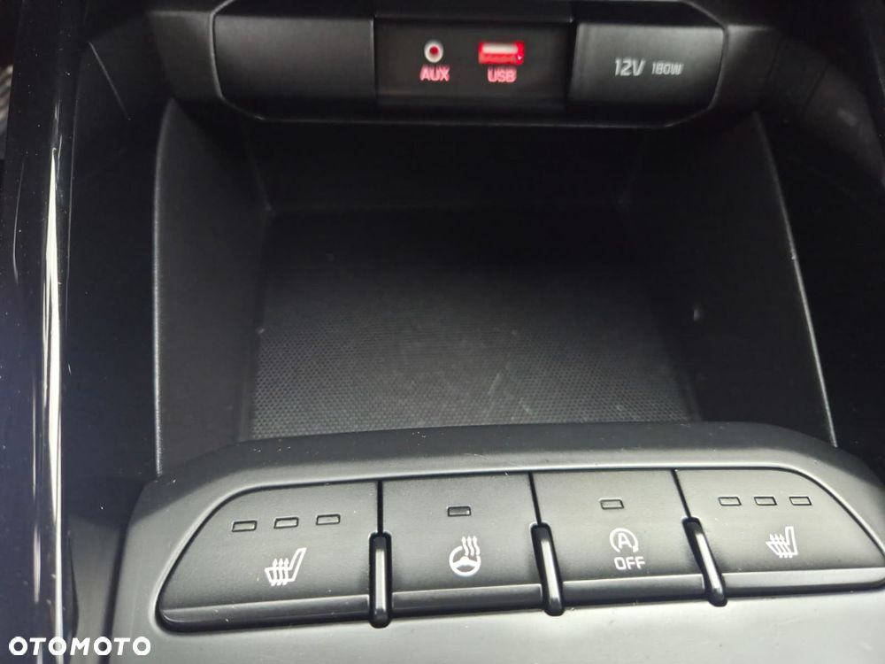 Kia Rio 1.4 L - 21