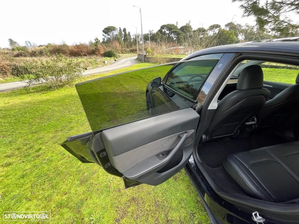 Tesla Model Y Performance Dual Motor AWD - 27