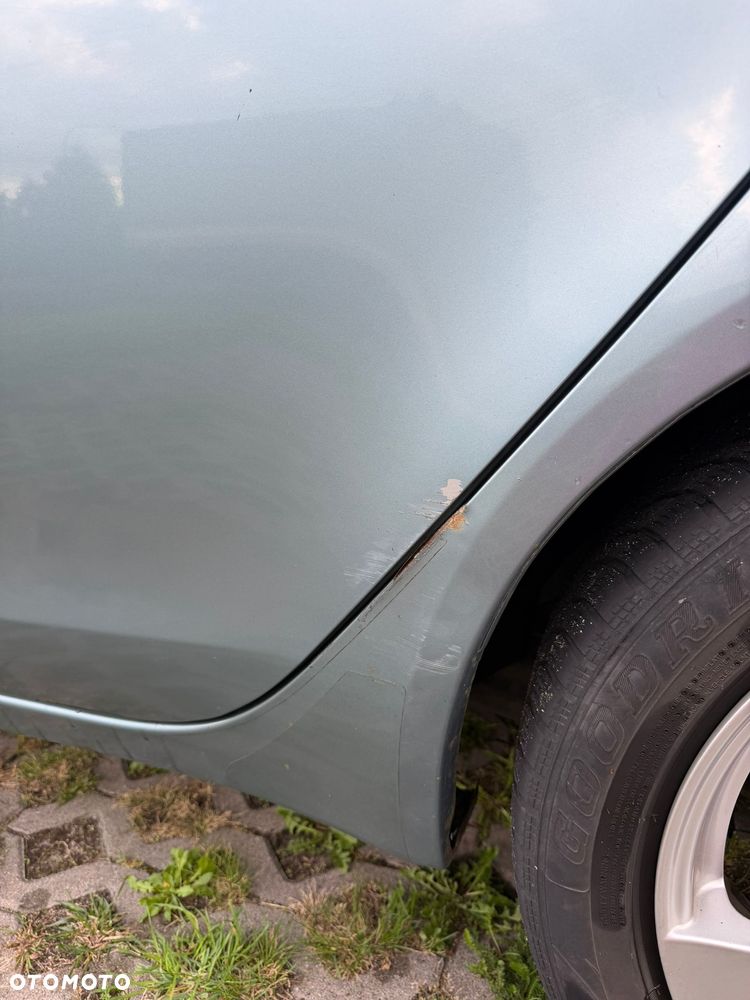 Mitsubishi Lancer 1.5 - 17