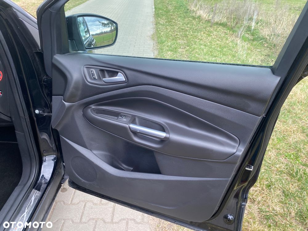 Ford Kuga 2.0 TDCi FWD Titanium - 27