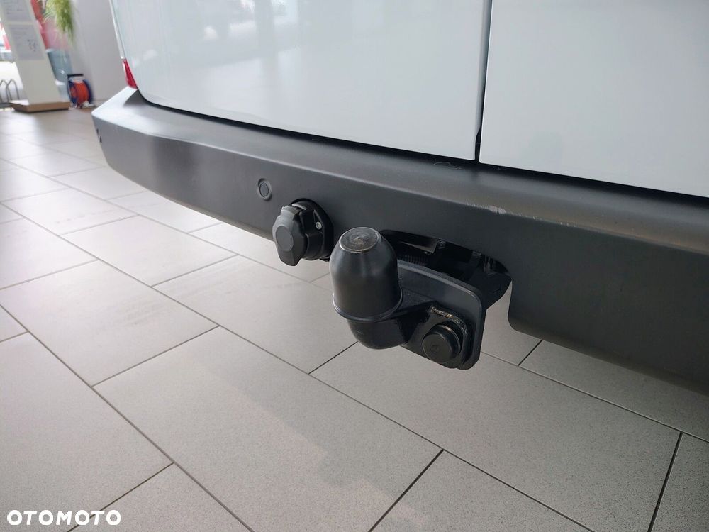 Volkswagen Transporter Transporter Kombi N1 silnik: 2,0 l TDI 150 KM / skrzynia biegów: 6-biegowa manualna rozstaw osi: 3500 mm - 8