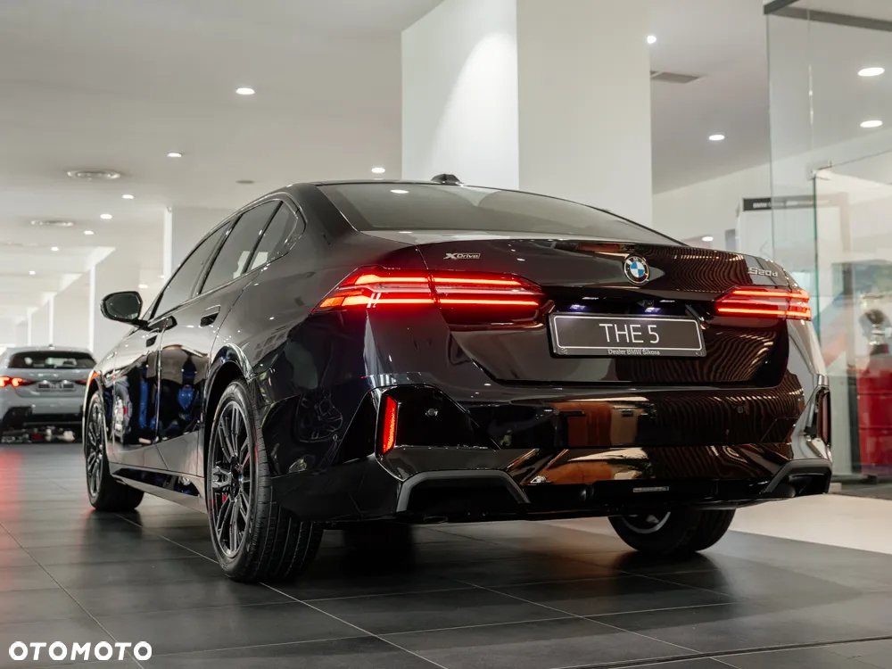 BMW Seria 5 520d xDrive - 4