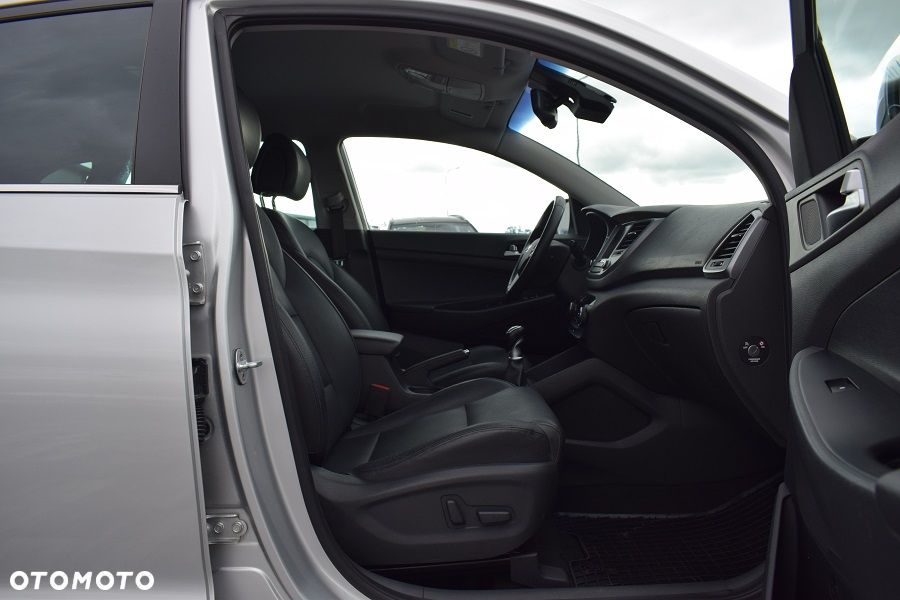 Hyundai Tucson 1.7 CRDI BlueDrive GO 2WD - 13