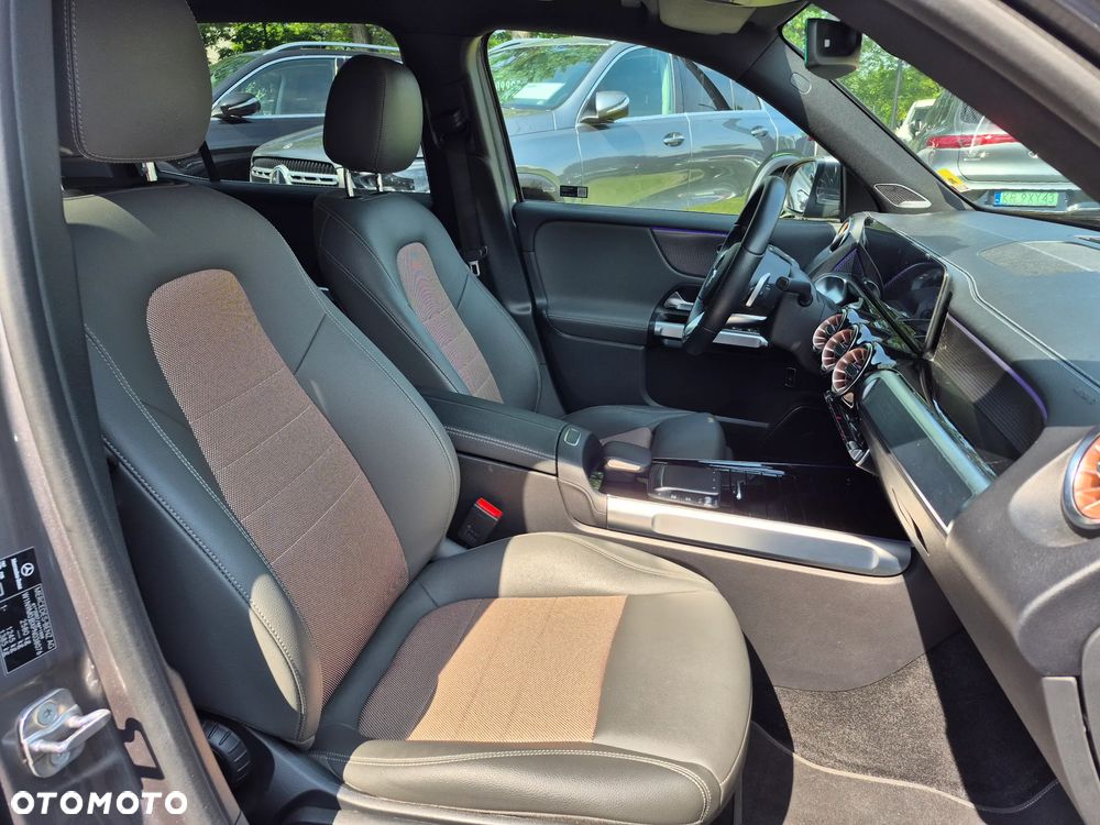 Mercedes-Benz EQB 300 66.5kWh 4-Matic AMG - 31