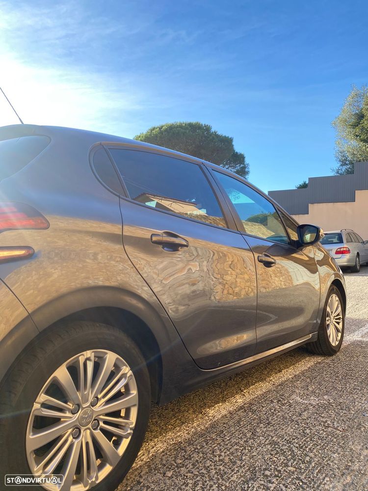 Peugeot 208 1.6 BlueHDi Style - 27