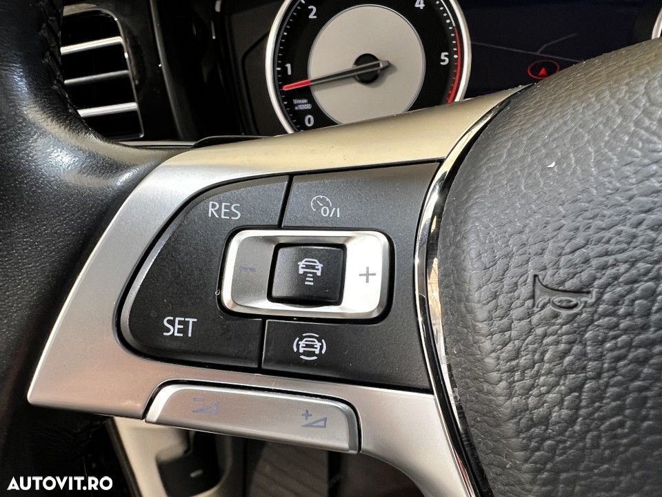 Volkswagen Touareg - 11