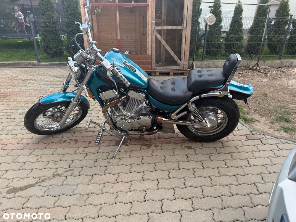 Suzuki Intruder - 1