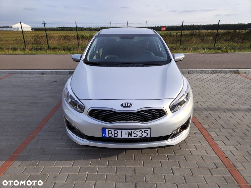 Kia Ceed Cee'd 1.6 CRDi L Business Line DCT - 11