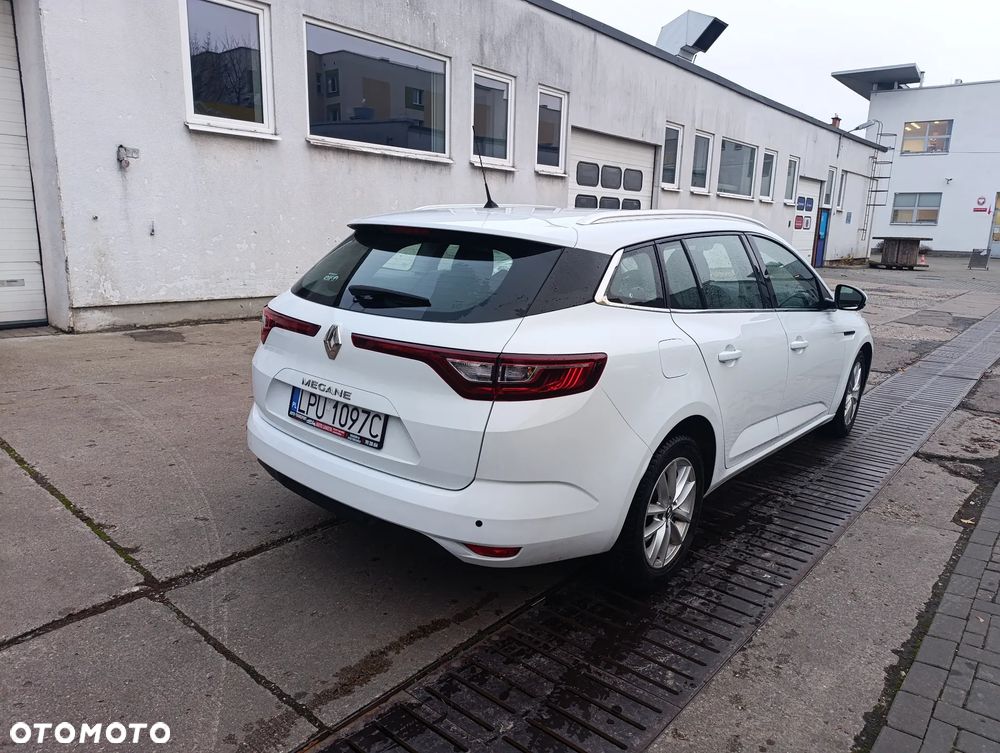 Renault Megane TCe 140 GPF EDC ZEN - 4