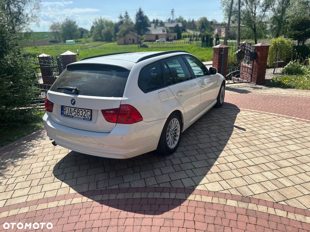 BMW Seria 3 318i - 6