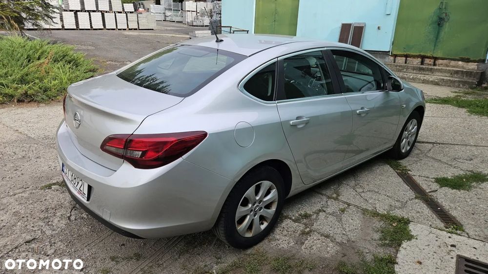 Opel Astra - 11