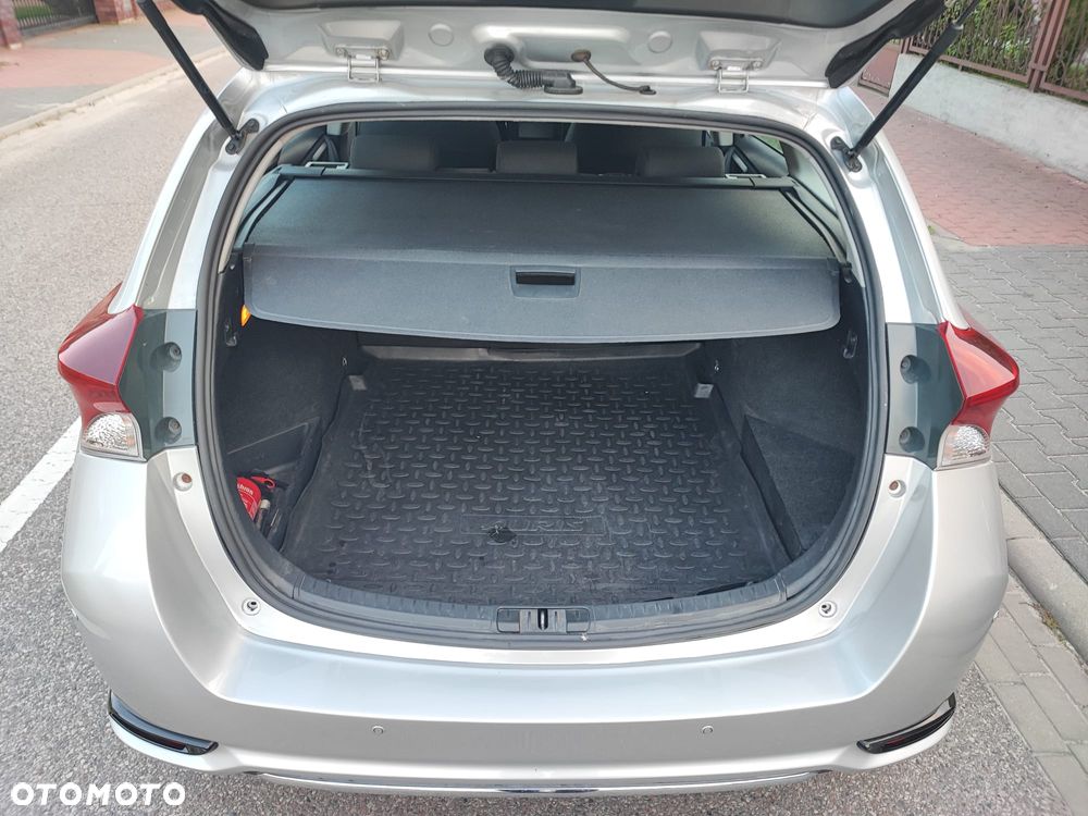 Toyota Auris Hybrid 135 Premium - 23