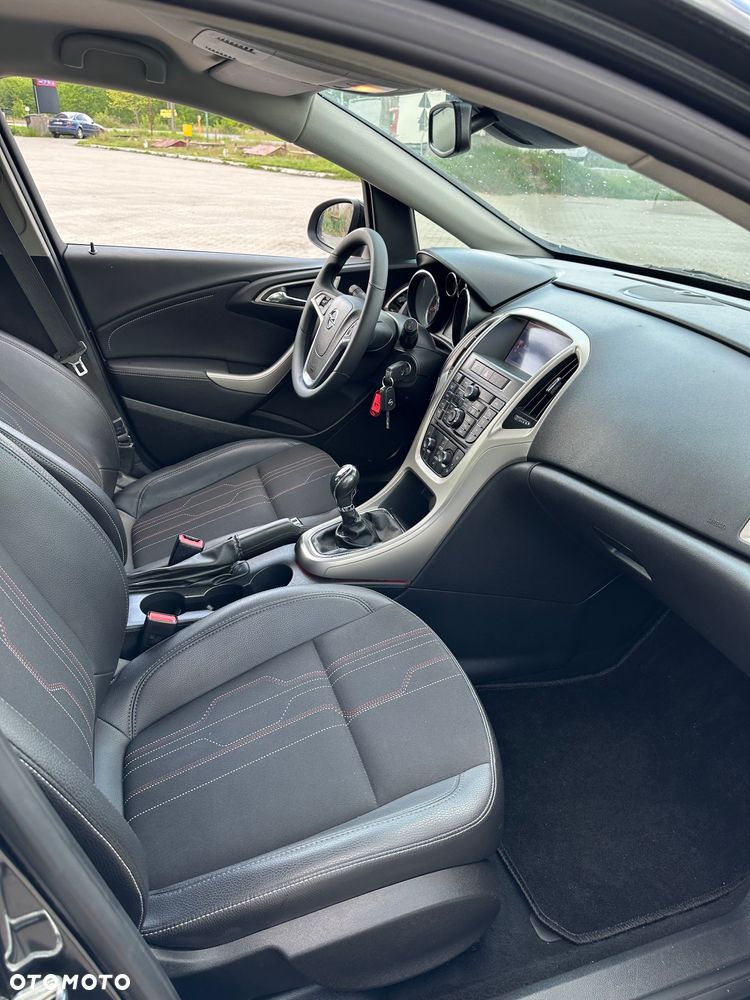 Opel Astra 1.4 T Cosmo - 33